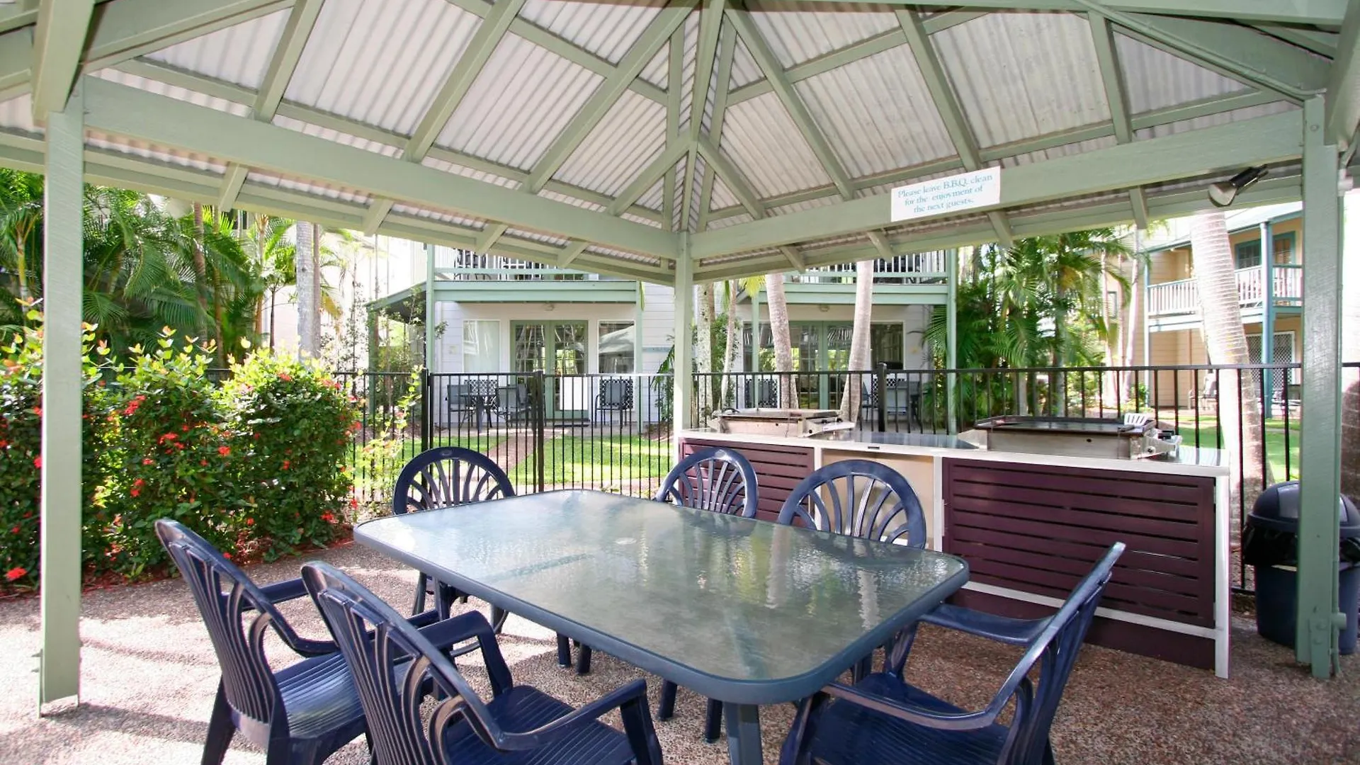 Coral Beach Noosa Resort Noosaville 3*,